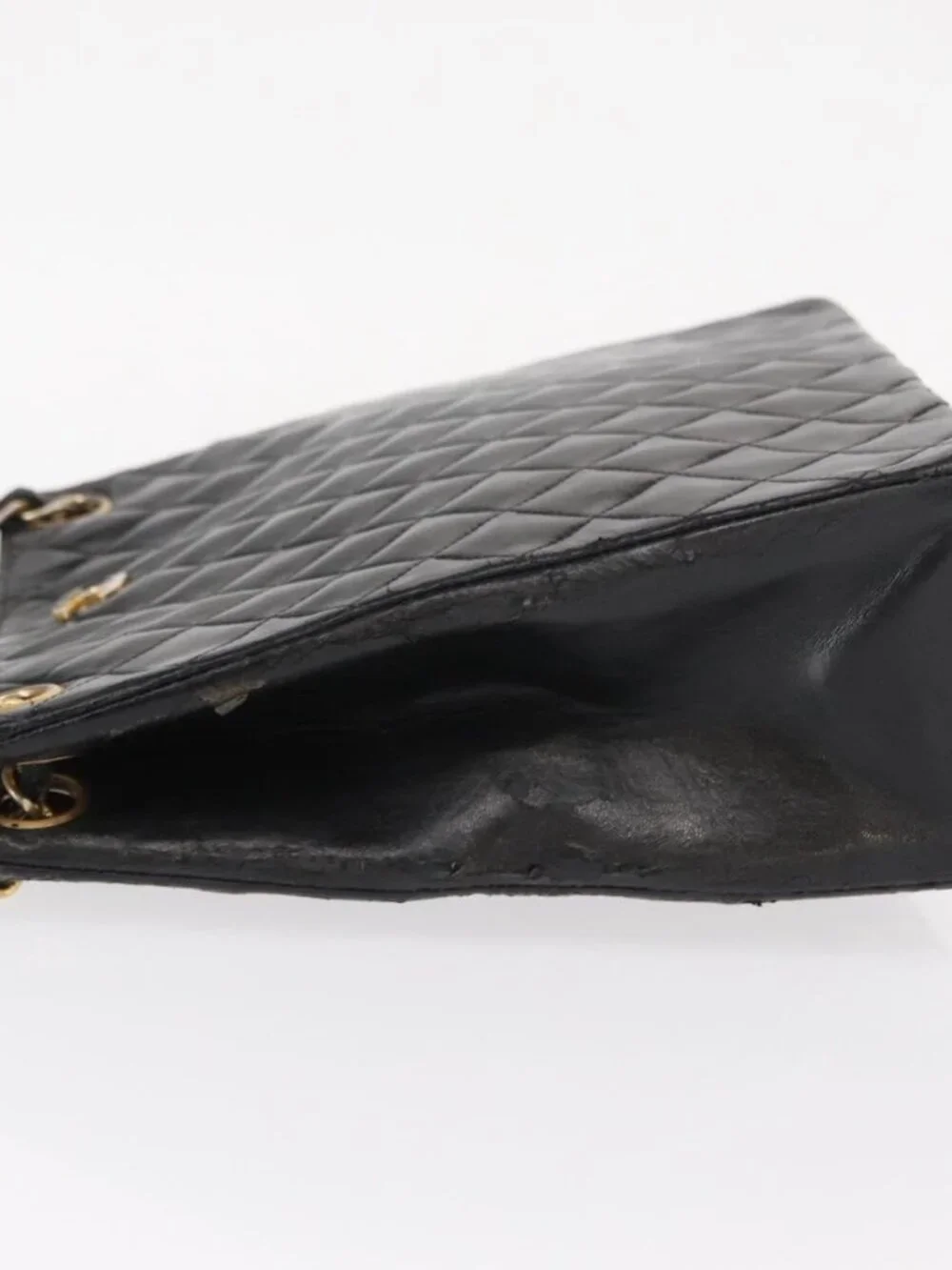 CHANEL Matelasse Chain Shoulder Bag Patent leather Black Gold CC Auth 154765